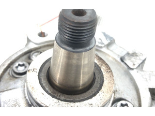 Топливный насос 03L130755D Skoda Superb B6 (3T)