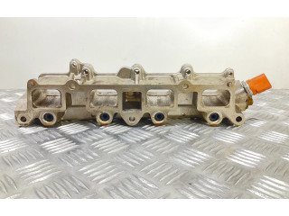 Топливная рампа 06J906051D Audi A1 для двигателя CAXA