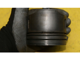 Píst Mercedes-Benz C W203