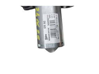Моторчик заднего дворника 5G0955711D    Volkswagen Golf VII