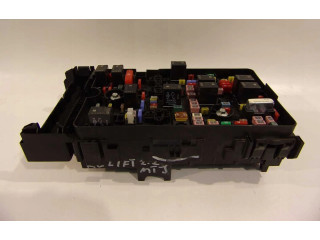 Блок предохранителей     Jeep Cherokee    