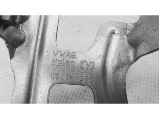 Другая деталь салона