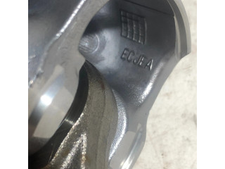 Píst ECJea   Ford Mustang VI  pro benzínový motor 2.3  