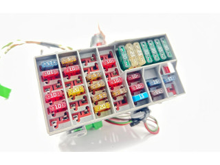 Блок предохранителей  8637669   Volvo XC90    