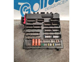Блок предохранителей 13125489BB, 13125489BB Opel Vectra C