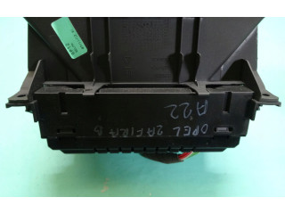 Дисплей 13381053, 28321369 Vauxhall Zafira B