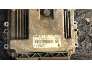 Блок управления двигателя 0281014452, 55566279   Opel Zafira B