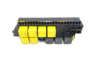 Pojistková skříňka A2305450201 Mercedes-Benz SLK AMG R172 2001