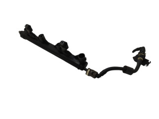 Топливная рампа 7575645   Peugeot 5008   для двигателя 5FS