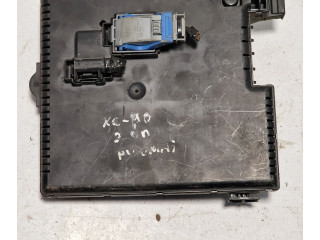 Блок предохранителей 8676391, 12217799   Volvo XC90    