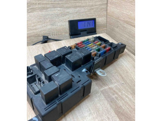 Блок предохранителей 8637841 Volvo S80