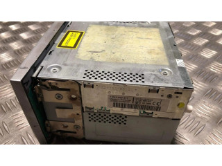 Радио/ проигрыватель CD/DVD / навигация