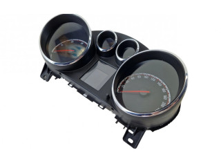 Панель приборов 13346184 Opel Meriva B