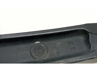 Ножка стеклоочистителей лобового стекла