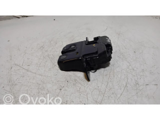 Замок задней крышки