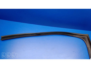 Задний уплотнительная резина (у стекла)