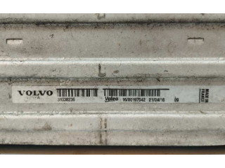 Интеркулер 31338236 Volvo V60