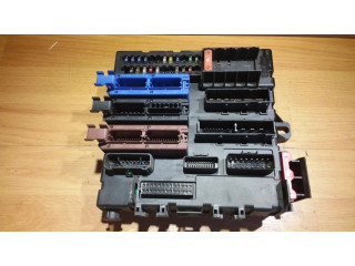 Блок предохранителей 13170888 Opel Vectra C