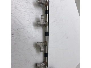 Топливная рампа PE2713150, 261545155 Mazda CX-5 II 2.0