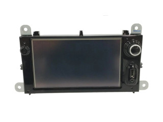 Радио/ проигрыватель CD/DVD / навигация