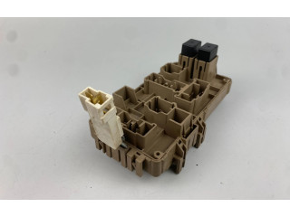 Блок предохранителей  610125   Subaru Forester SG    