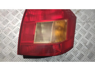 Задний фонарь левый 1381    Toyota Corolla E120 E130   2000-2004 года