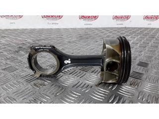 Píst 2277 Mercedes-Benz G W461 463 pro benzínový motor 5.5