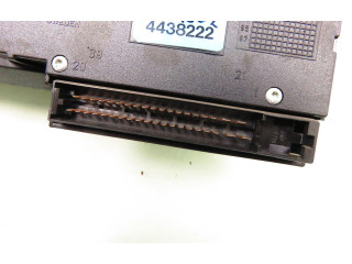 Панель приборов 4428546, 4439642   Saab 9000 CD       