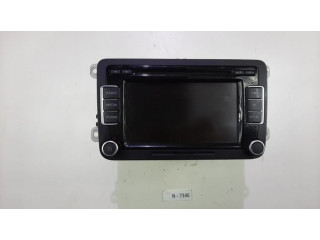 Радио/ проигрыватель CD/DVD / навигация