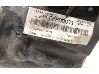 Pojistková skříňka Peugeot 301 2014