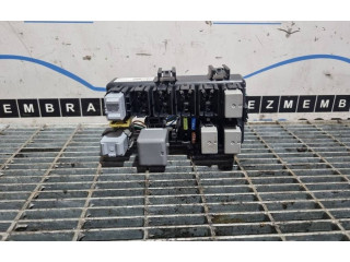 Блок предохранителей    Subaru Forester SH    