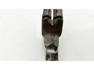 Крестовидная связь оси рулевого колеса