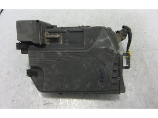 Pojistková skříňka A2465400182 Mercedes-Benz GLA W156 2014