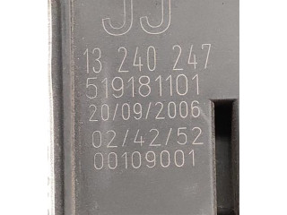 Блок предохранителей 13240247JJ, 13240247JJ Opel Vectra C