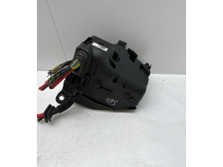 Блок предохранителей 2232048, K067R Volvo S60