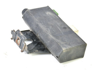 Блок предохранителей 90504296   Chevrolet Vectra    