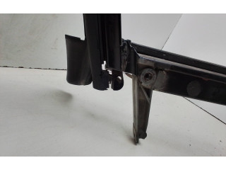 Передняя рамка дверного стекла 8E0837629 Audi A4 S4 B6 8E 8H