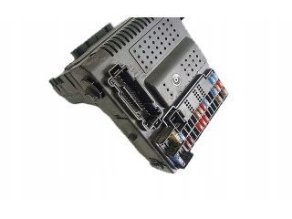 Блок предохранителей 30765646   Volvo V70    