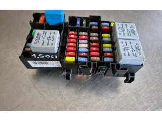 Блок предохранителей Z240181724R Renault Clio IV