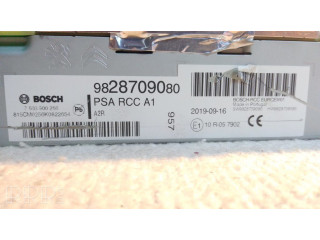 Радио/ проигрыватель CD/DVD / навигация