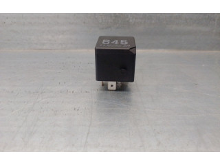 Блок предохранителей 4H0951253A   Audi Q3 8U    