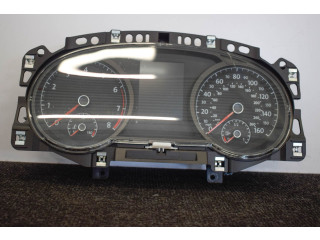 Панель приборов    Volkswagen Golf VII       