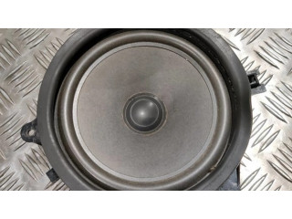 Громкоговоритель (громкоговорители) в задних дверях