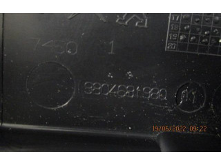 Pojistková skříňka Peugeot 5008 II 2016