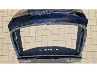 Задняя крышка (багажника)