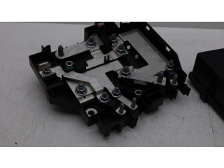 Блок предохранителей 8889877787, 32265898 Lynk & co 01