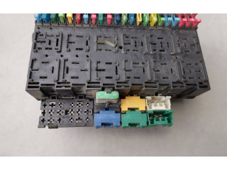 Блок предохранителей 357937039 Audi 80 90 B3