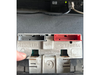 Дисплей    P8200028364A   Renault Trafic II (X83)