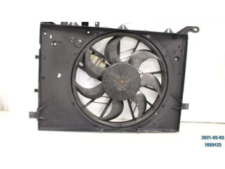 Электрический вентилятор радиаторов  30680512   Volvo V70 