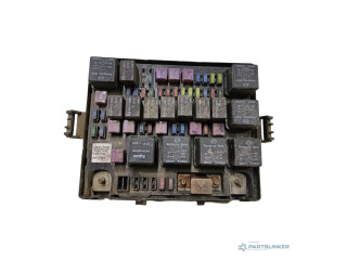 Блок предохранителей Y220edp04h16d SsangYong Rexton